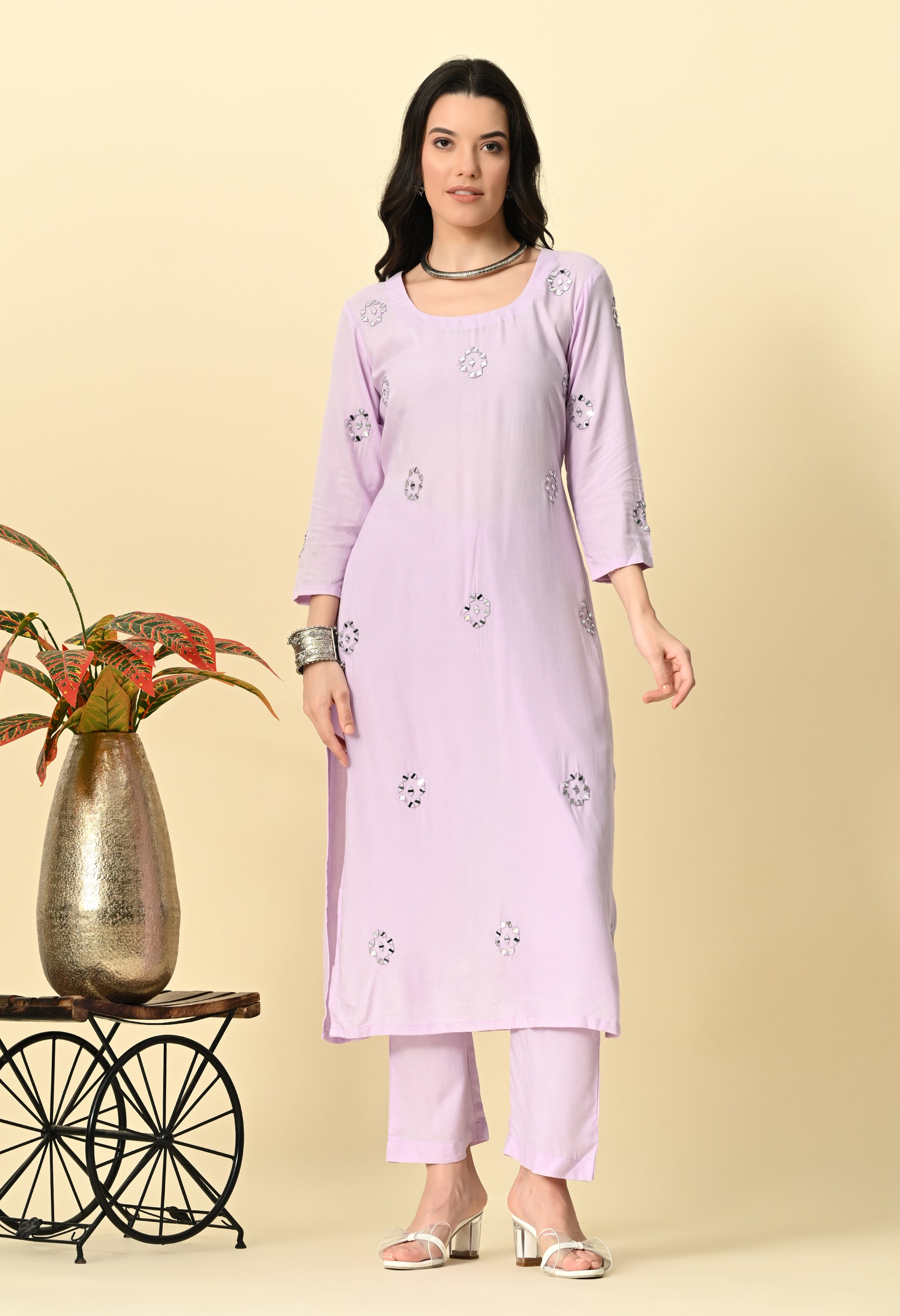 Lilac Embroidered Kurta Set_2_Trisukh Clothing