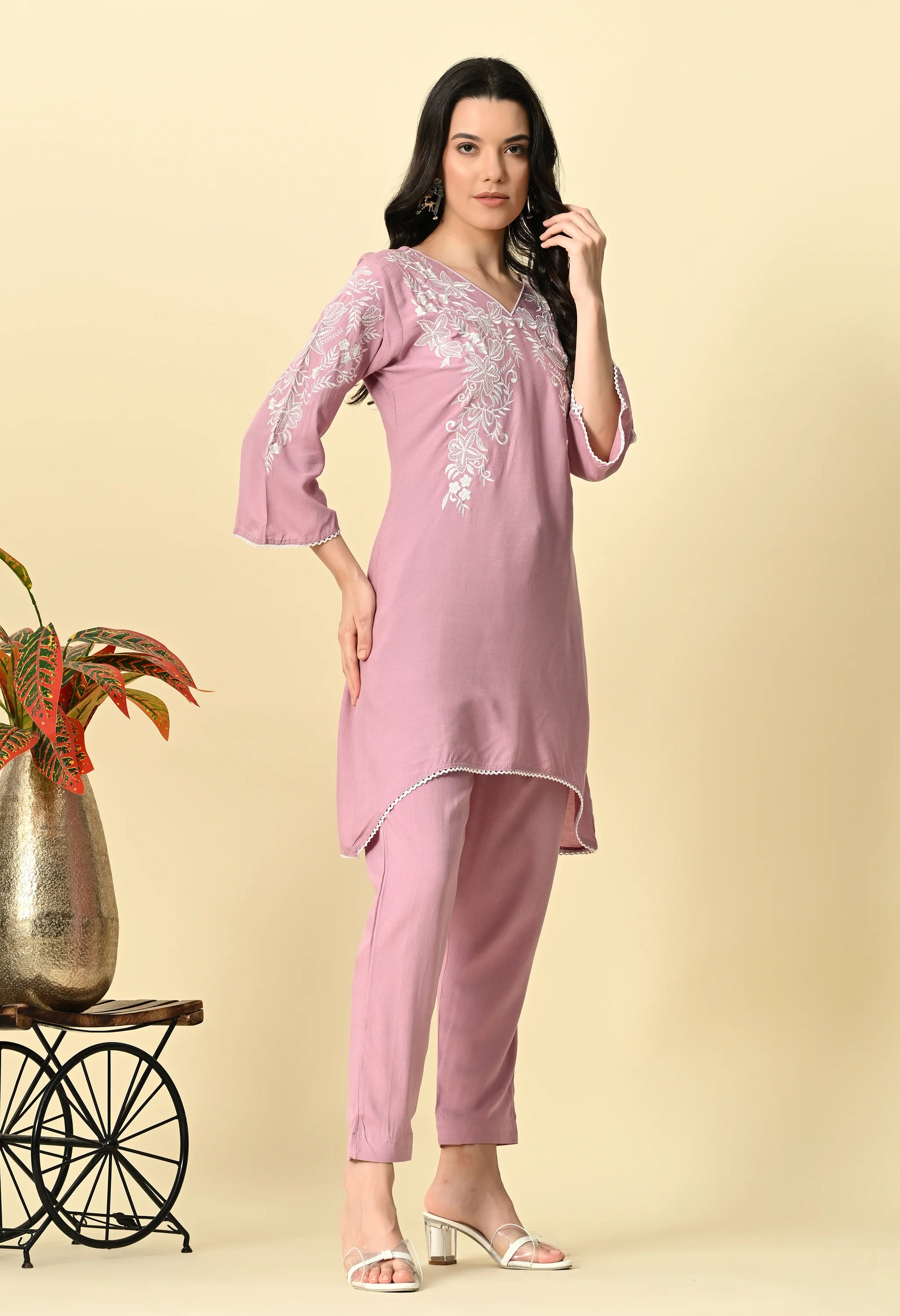 Mauve Embroidered Kurta Pant Set_4_Trisukh Clothing 